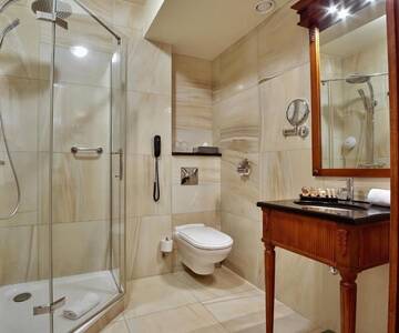 Фото номера Стандартный двухместный номер с 2 отдельными кроватями Отель Hotel Koronny г. Замосць 12