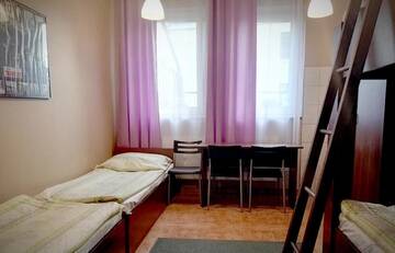 Фото номера Четырехместный номер с общей ванной комнатой Хостелы Hostel Zamość г. Замосць 2