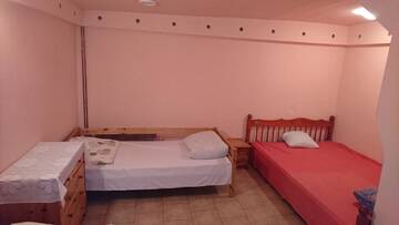 Фото номера Шале с двумя спальнями Комплексы для отдыха с коттеджами/бунгало Ośrodek Wypoczynkowy Duet г. Замосць 3