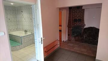 Фото номера Шале с двумя спальнями Комплексы для отдыха с коттеджами/бунгало Ośrodek Wypoczynkowy Duet г. Замосць 4
